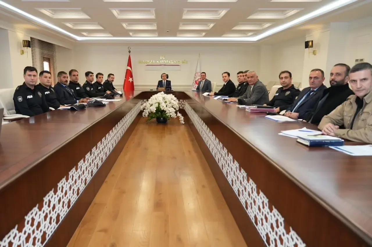 Beyoğlu'nda Aylık Güvenlik Değerlendirme Toplantısı Yapıldı Beyoğlu'nda Aylık Güvenlik Değerlendirme Toplantısı Yapıldı