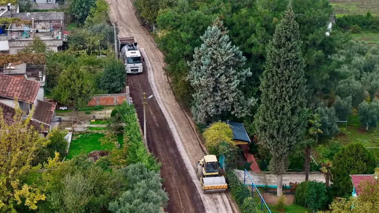 Gemlik'te Yol Düzenleme ve Sathi Kaplama Çalışmaları Tamamlandı Gemlik'te Yol Düzenleme ve Sathi Kaplama Çalışmaları Tamamlandı