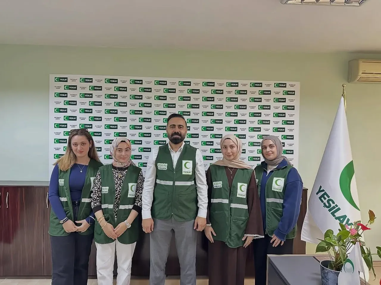 Yeşilay Sultangazi'de Gençlikle El Ele: Bağımlılıkla Mücadele Toplantısı Yapıldı Yeşilay Sultangazi'de Gençlikle El Ele: Bağımlılıkla Mücadele Toplantısı Yapıldı