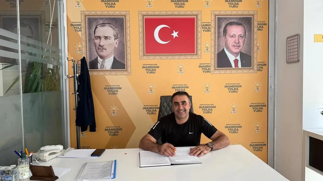 Muratpaşa'da AK Parti İlçe Başkanlığı'nda Nöbetçi Başkan Görevi Devredildi Muratpaşa'da AK Parti İlçe Başkanlığı'nda Nöbetçi Başkan Görevi Devredildi