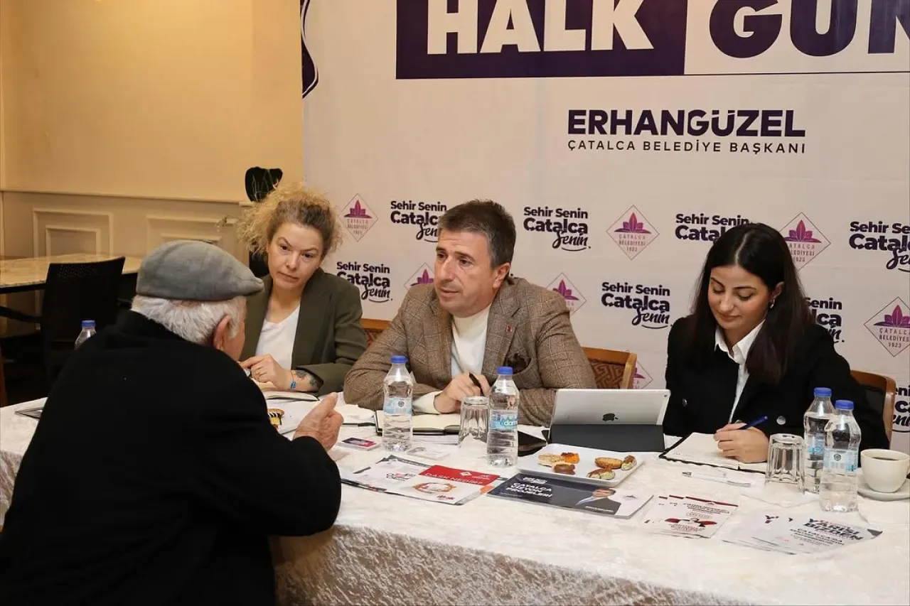 Çatalca Belediye Başkanı Erhan Güzel, Halk Günü Buluşmaları ile Hemşehrilerin Taleplerini Dinliyor Çatalca Belediye Başkanı Erhan Güzel, Halk Günü Buluşmaları ile Hemşehrilerin Taleplerini Dinliyor