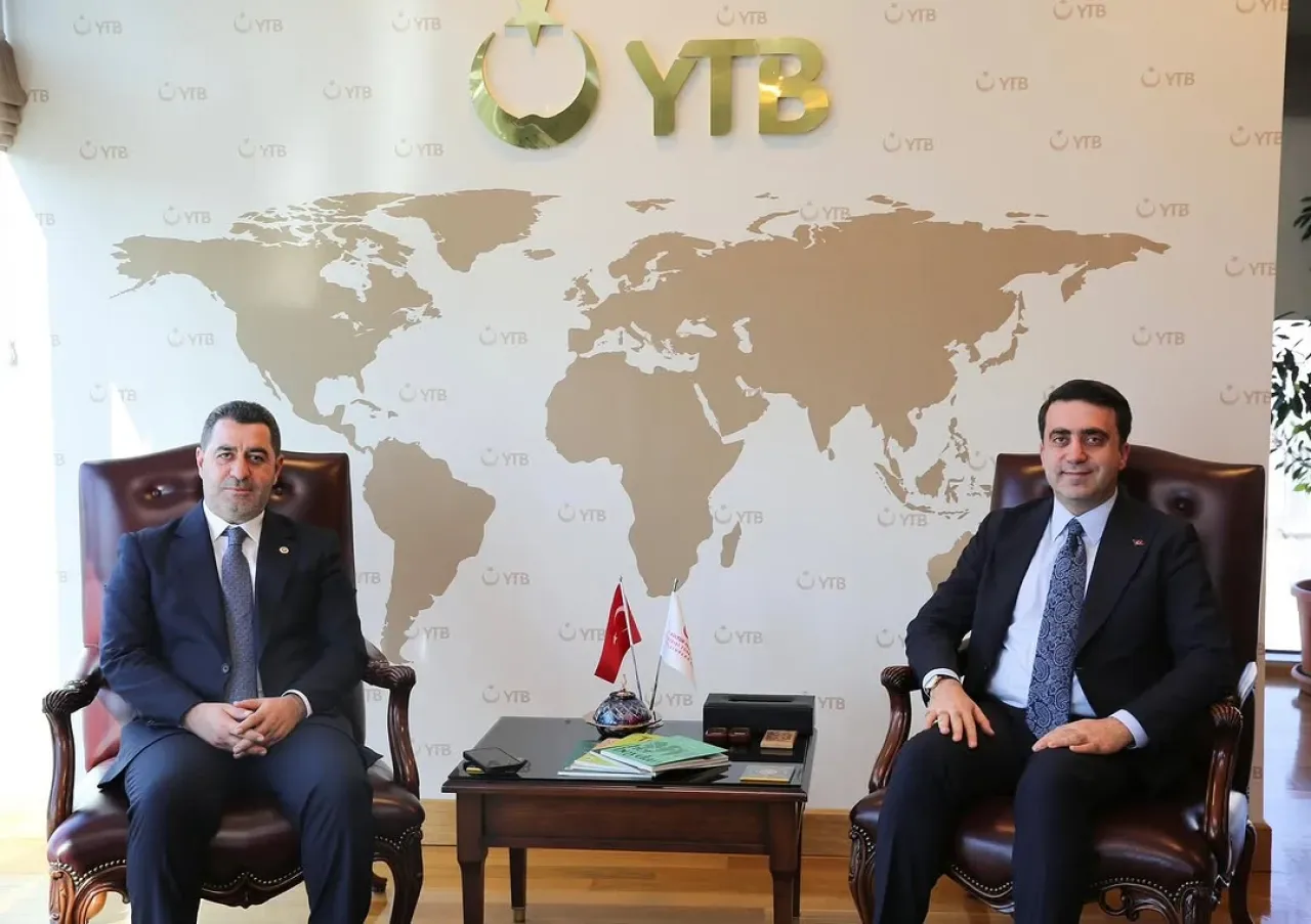 Gaziantep Milletvekili Bozgeyik, YTB Başkanı Turus'u Ziyaret Etti Gaziantep Milletvekili Bozgeyik, YTB Başkanı Turus'u Ziyaret Etti