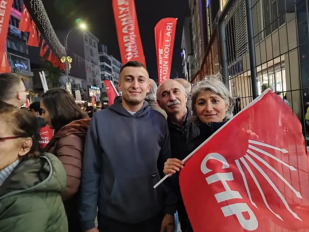CHP Güngören İlçe Başkanı Ümraniye'de "Demokrasi ve Adalet" Temalı Buluşmaya Katıldı CHP Güngören İlçe Başkanı Ümraniye'de "Demokrasi ve Adalet" Temalı Buluşmaya Katıldı