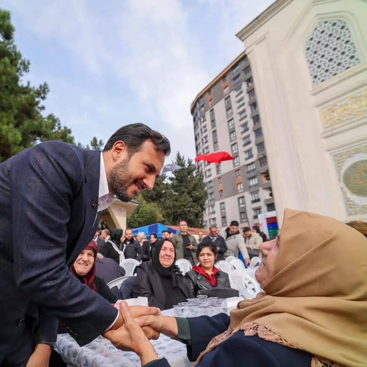 Bağcılar'da Asırlık Pilav Geleneği 102. Kez Sahnelendi Bağcılar'da Asırlık Pilav Geleneği 102. Kez Sahnelendi