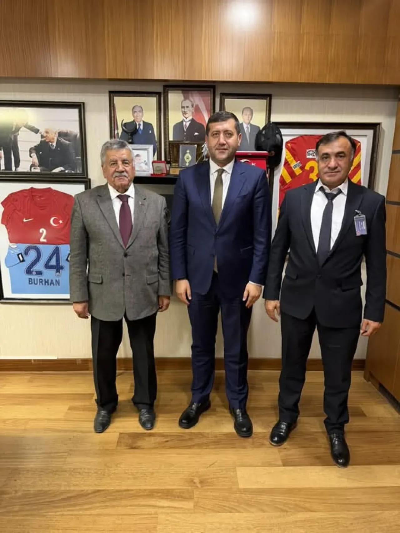 MHP'li Ersoy, Belediye Başkanlarını Ağırladı: Yerel Hizmetler İçin Koordineli Çalışma Vurgusu MHP'li Ersoy, Belediye Başkanlarını Ağırladı: Yerel Hizmetler İçin Koordineli Çalışma Vurgusu