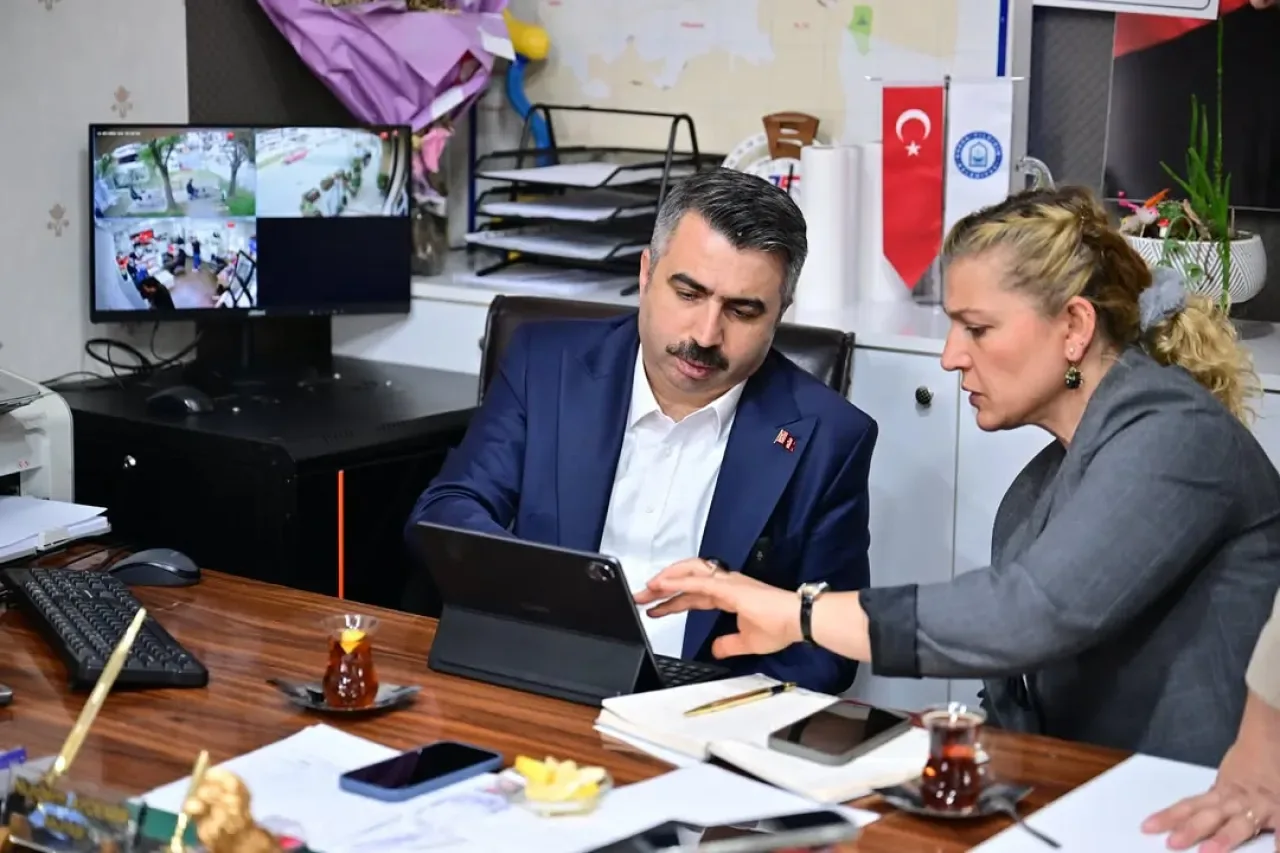 Yıldırım Belediye Başkanı, 75. Yıl Kadın Eğitim Merkezi'ni Ziyaret Etti Yıldırım Belediye Başkanı, 75. Yıl Kadın Eğitim Merkezi'ni Ziyaret Etti