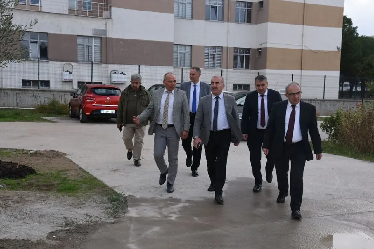 Balıkesir İl Milli Eğitim Müdürü Murat Demir, Edremit MTAL'de İncelemelerde Bulundu Balıkesir İl Milli Eğitim Müdürü Murat Demir, Edremit MTAL'de İncelemelerde Bulundu