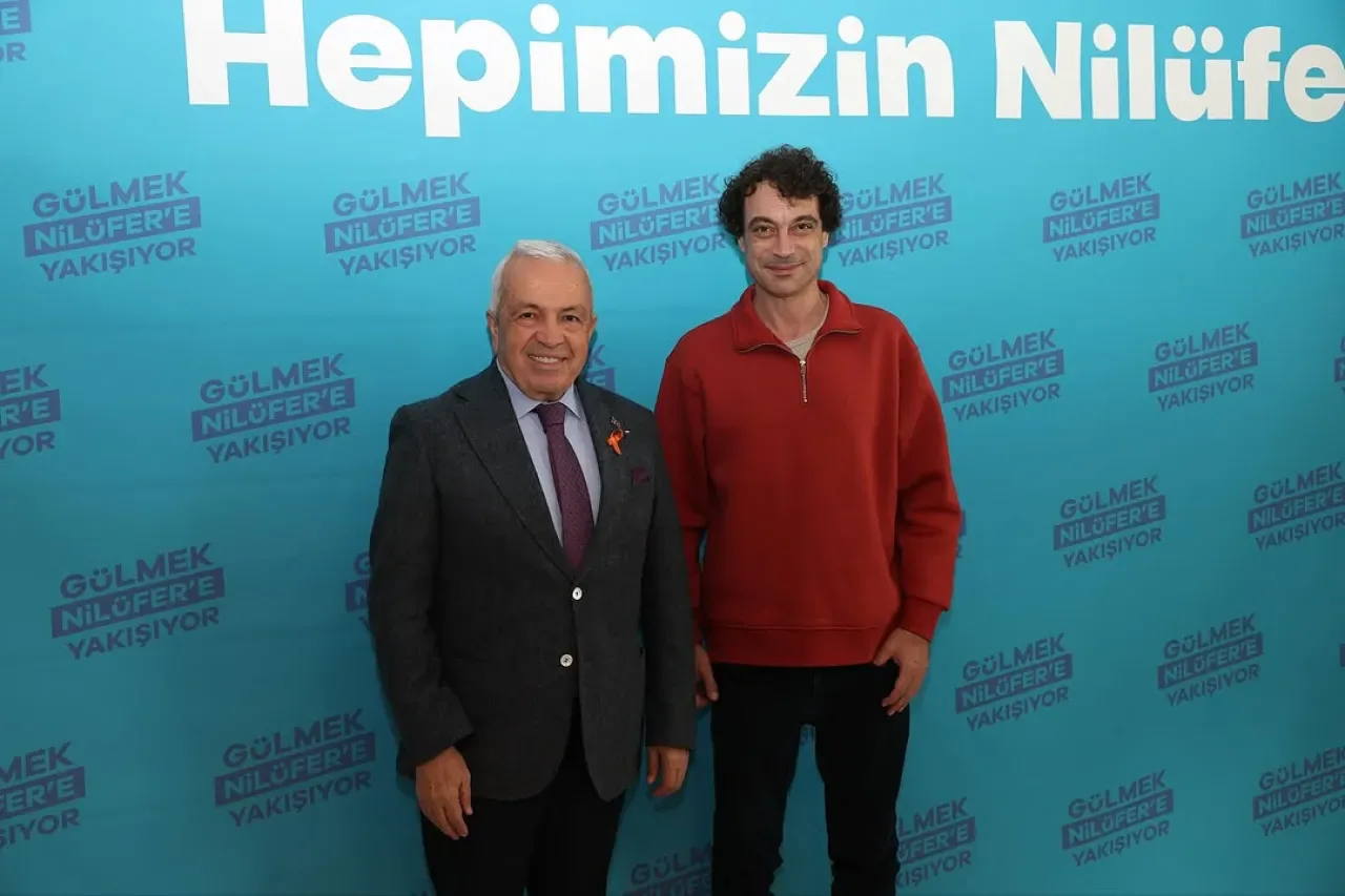 Özgür Mumcu, Nilüfer'de Okurlarıyla Buluştu Özgür Mumcu, Nilüfer'de Okurlarıyla Buluştu