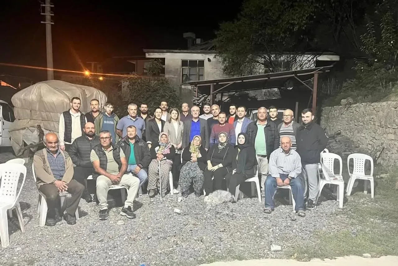 MHP Antalya, Manavgat'ta "Hayırlı Günler Komşum" Ziyaretleri Gerçekleştirdi MHP Antalya, Manavgat'ta "Hayırlı Günler Komşum" Ziyaretleri Gerçekleştirdi