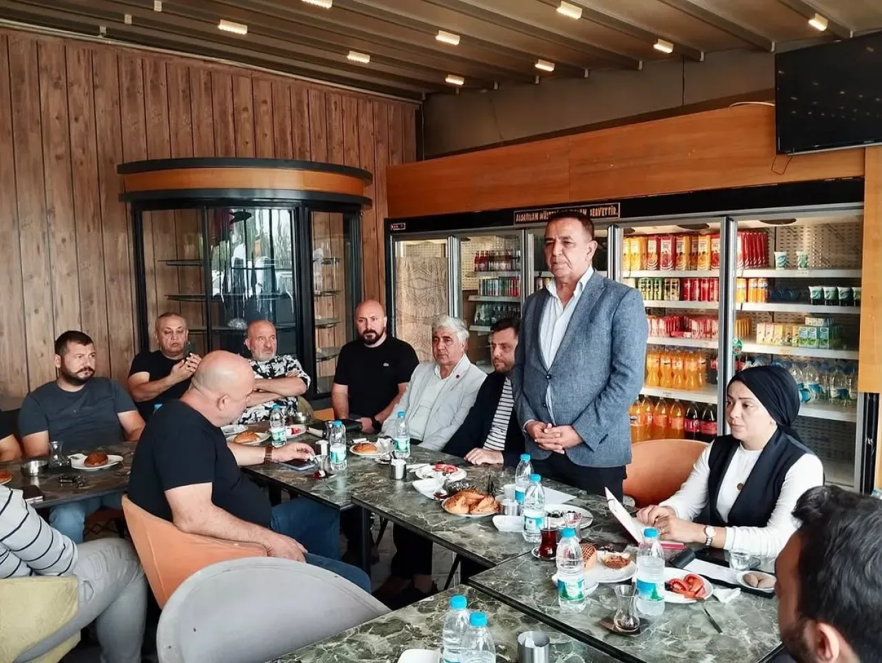 MHP'li Sünbül'den Okurcalar Mahallesinde Vatandaş Ziyareti MHP'li Sünbül'den Okurcalar Mahallesinde Vatandaş Ziyareti