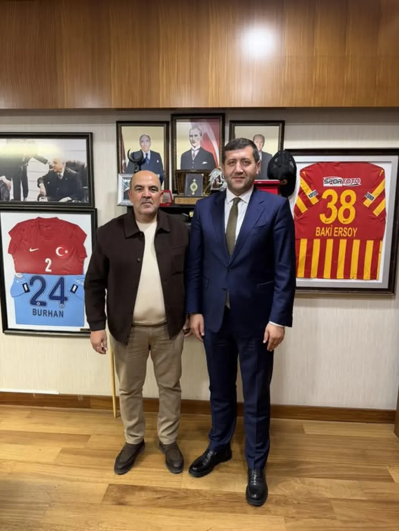 MHP'li Baki Ersoy, Eski Ülkü Ocakları Başkanı Çetin Başpınar'ı Ağırladı MHP'li Baki Ersoy, Eski Ülkü Ocakları Başkanı Çetin Başpınar'ı Ağırladı