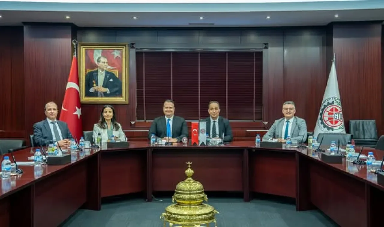 Gaziantep Ticaret Odası'nda KOSGEB Ziyareti: İş Birliği Projeleri Görüşüldü Gaziantep Ticaret Odası'nda KOSGEB Ziyareti: İş Birliği Projeleri Görüşüldü