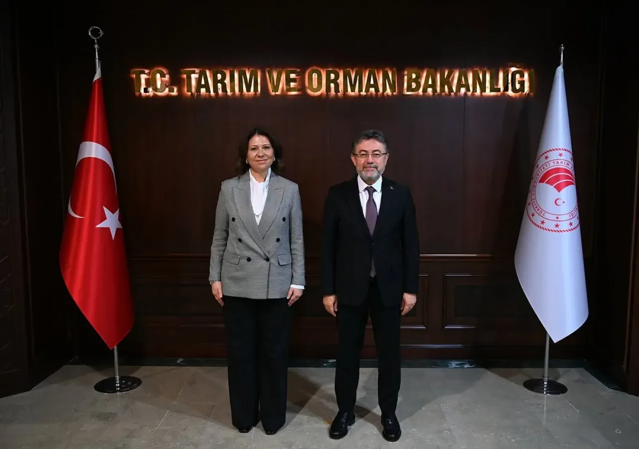 AK Parti İstanbul Milletvekili Seda Gören Bölük, Tarım ve Orman Bakanı İbrahim Yumaklı'yı Ziyaret Etti AK Parti İstanbul Milletvekili Seda Gören Bölük, Tarım ve Orman Bakanı İbrahim Yumaklı'yı Ziyaret Etti