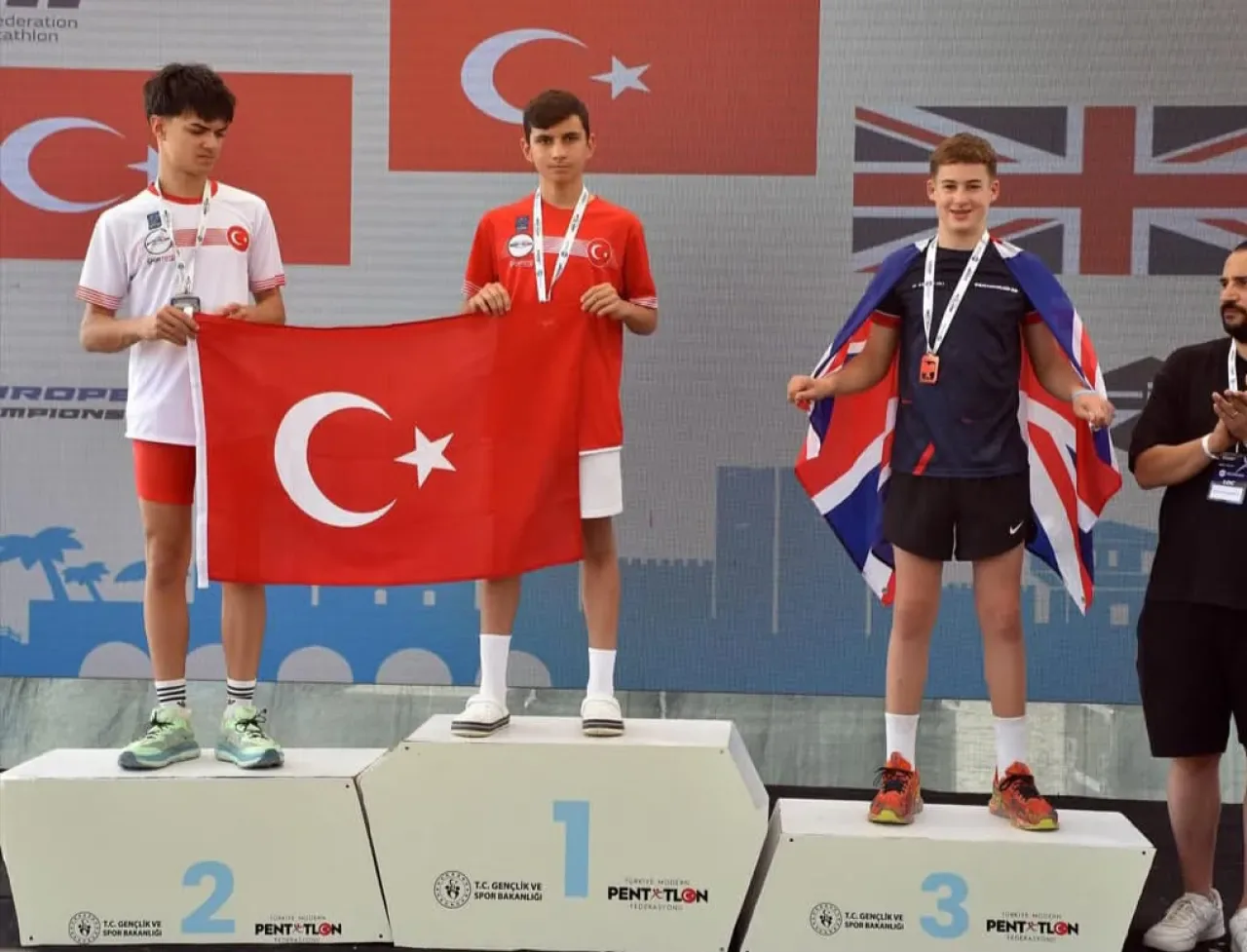 Gençlik ve Spor İl Müdürlüğü, Antalya'da Düzenlenen Modern Pentatlon Avrupa Şampiyonası'nda Büyük Başarı Gençlik ve Spor İl Müdürlüğü, Antalya'da Düzenlenen Modern Pentatlon Avrupa Şampiyonası'nda Büyük Başarı