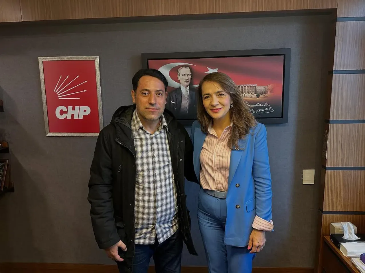CHP'li Gamze Akkuş İlgezdi'den Ziyaretçisi Süheyl Danışan ile İlham Dolu Buluşma CHP'li Gamze Akkuş İlgezdi'den Ziyaretçisi Süheyl Danışan ile İlham Dolu Buluşma