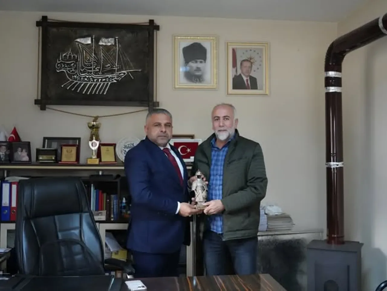 MHP Keçiören Heyeti, Hisar Mahalle Muhtarı'nı Ziyaret Etti MHP Keçiören Heyeti, Hisar Mahalle Muhtarı'nı Ziyaret Etti