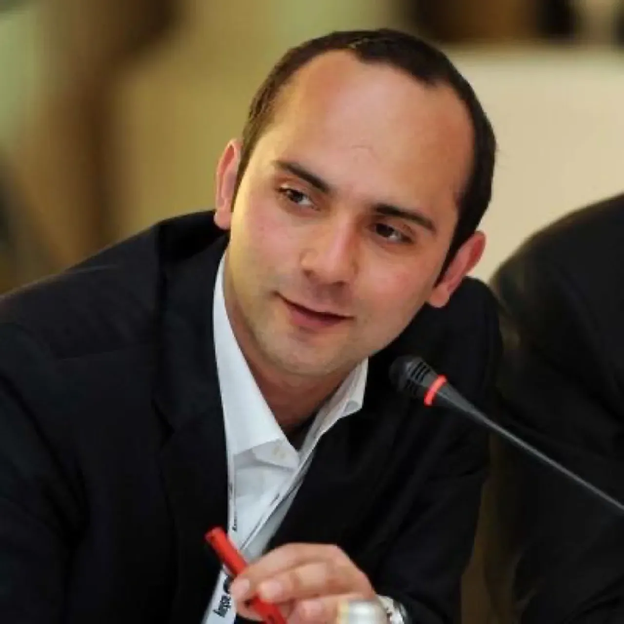 Tayfun Kahraman'ın Özgürlük Mücadelesi ve Adalet Arayışı Tayfun Kahraman'ın Özgürlük Mücadelesi ve Adalet Arayışı
