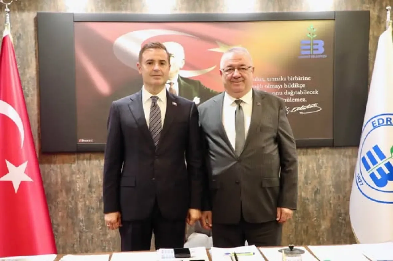 Edremit Belediye Başkanı, Balıkesir Büyükşehir Belediye Başkanı Ahmet Akın'ı Ağırladı Edremit Belediye Başkanı, Balıkesir Büyükşehir Belediye Başkanı Ahmet Akın'ı Ağırladı