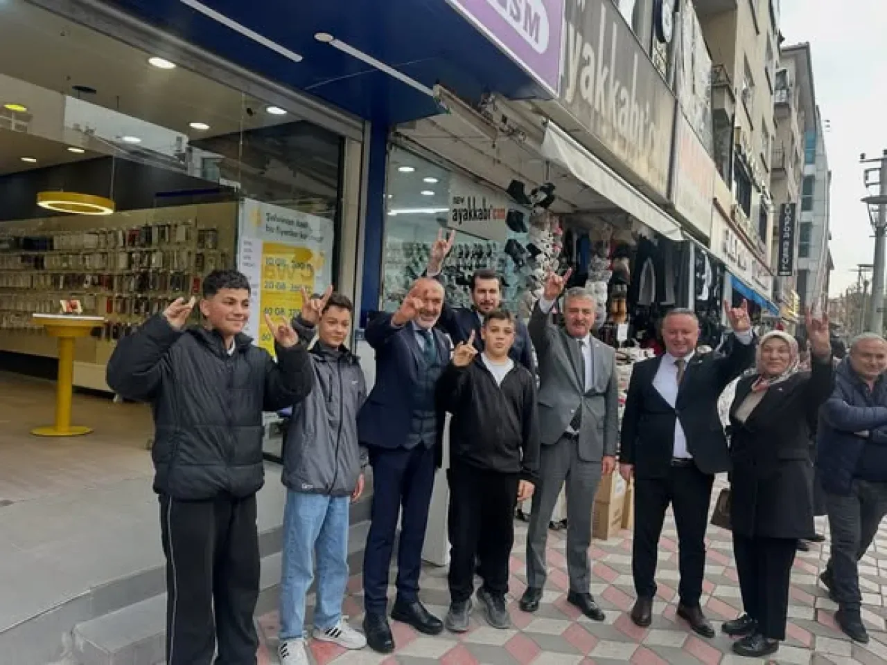 MHP Ankara Milletvekili Yaşar Yıldırım, Sincan'da Vatandaş ve Esnaf Ziyaretleri Gerçekleştirdi MHP Ankara Milletvekili Yaşar Yıldırım, Sincan'da Vatandaş ve Esnaf Ziyaretleri Gerçekleştirdi