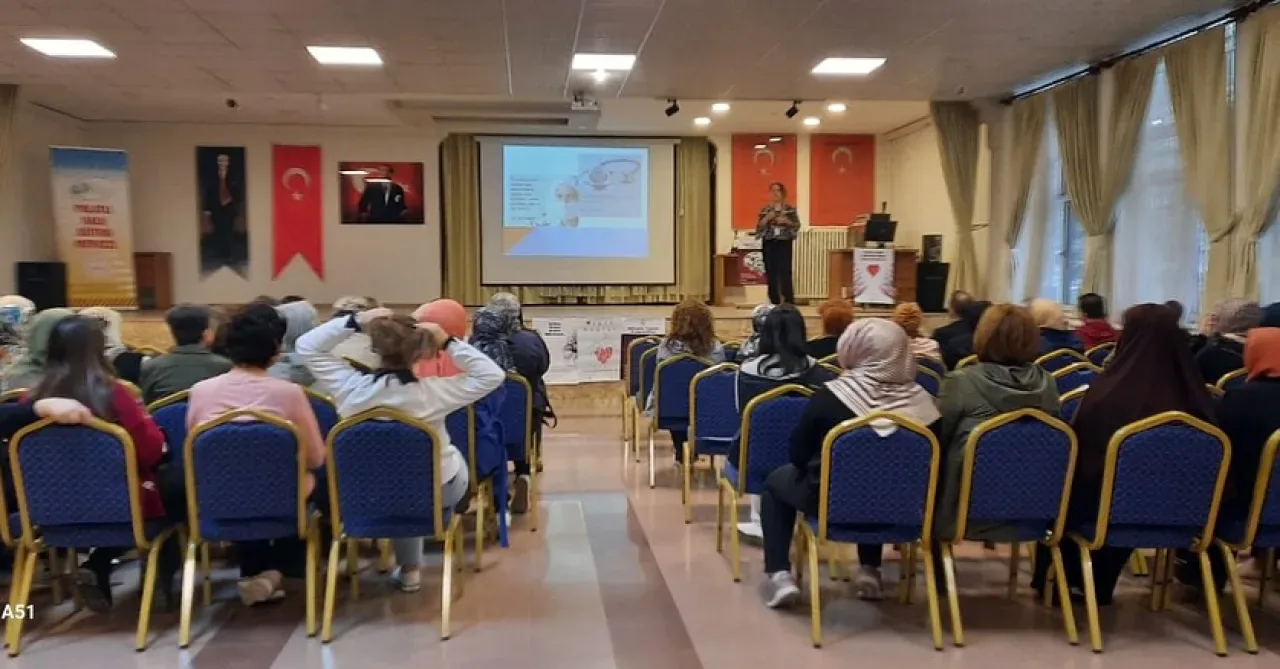 Polatlı'da Organ Bağışı ve İnme Farkındalık Eğitimi Düzenlendi Polatlı'da Organ Bağışı ve İnme Farkındalık Eğitimi Düzenlendi