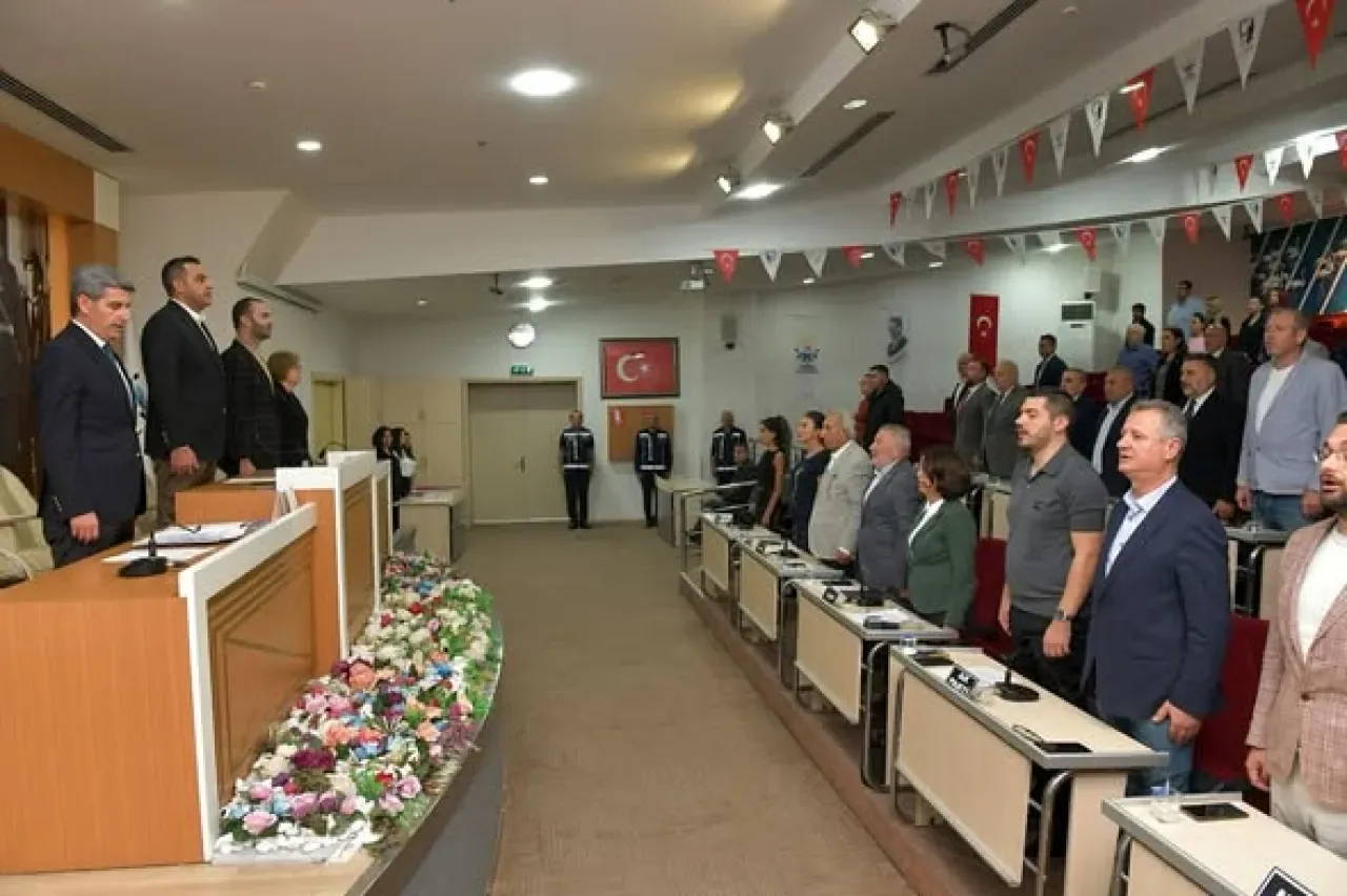 Çiğli Belediyesi 10 Kasım'da Atatürk'ü Andı ve Önemli Kararlar Aldı Çiğli Belediyesi 10 Kasım'da Atatürk'ü Andı ve Önemli Kararlar Aldı