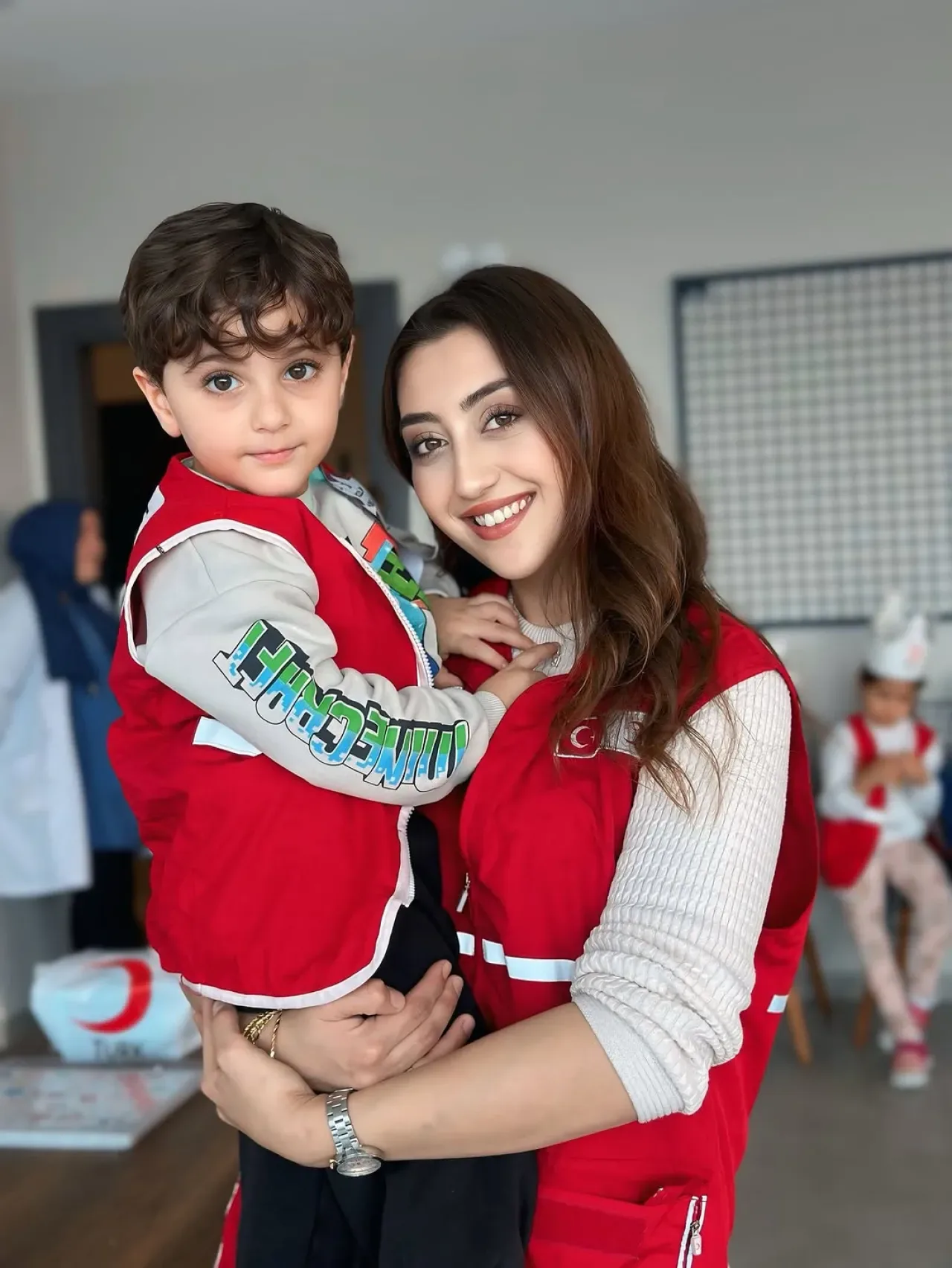 Türk Kızılay Bahçelievler Şubesi'nden Miniklere Kızılay Sevgisi Aşılandı Türk Kızılay Bahçelievler Şubesi'nden Miniklere Kızılay Sevgisi Aşılandı