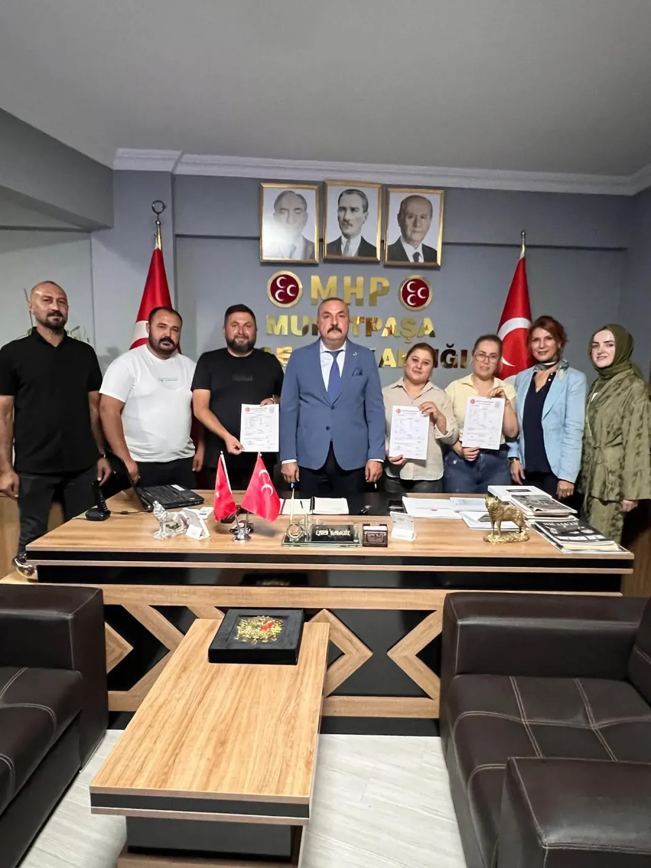MHP Muratpaşa İlçe Teşkilatı'na Ziyaret ve Üye Kayıtları MHP Muratpaşa İlçe Teşkilatı'na Ziyaret ve Üye Kayıtları