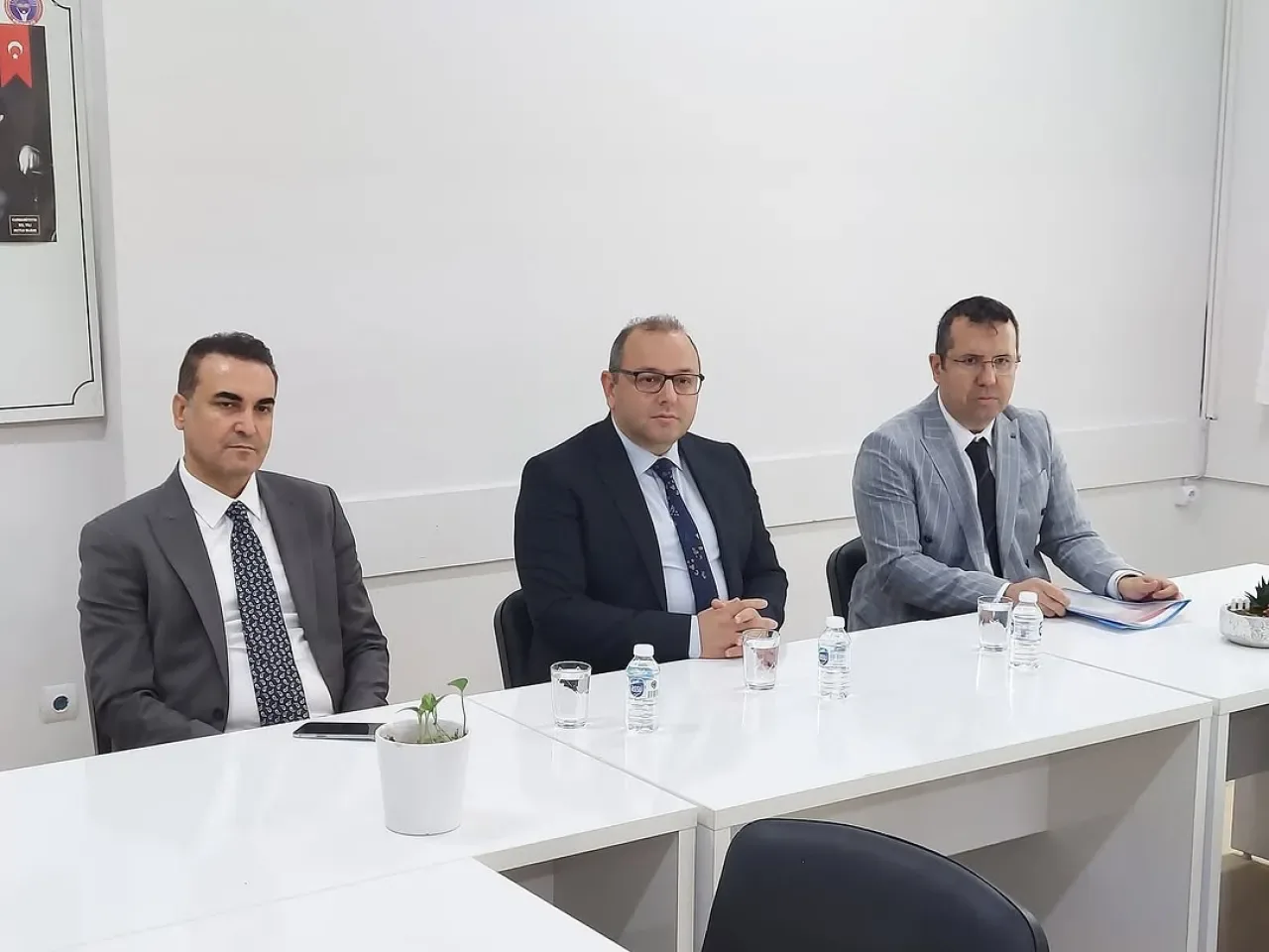 Esenyurt Kaymakamlığı'ndan Mahir Gürlek İlkokulu'na Ziyaret Esenyurt Kaymakamlığı'ndan Mahir Gürlek İlkokulu'na Ziyaret
