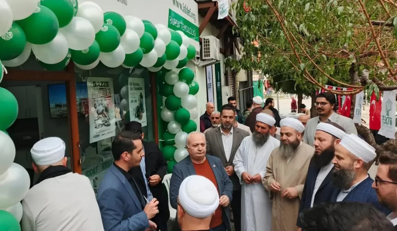 Saadet Partisi Bursa İl Başkan Yardımcısı İDDEF'in Yeni Açılan Temsilciliğinde Saadet Partisi Bursa İl Başkan Yardımcısı İDDEF'in Yeni Açılan Temsilciliğinde