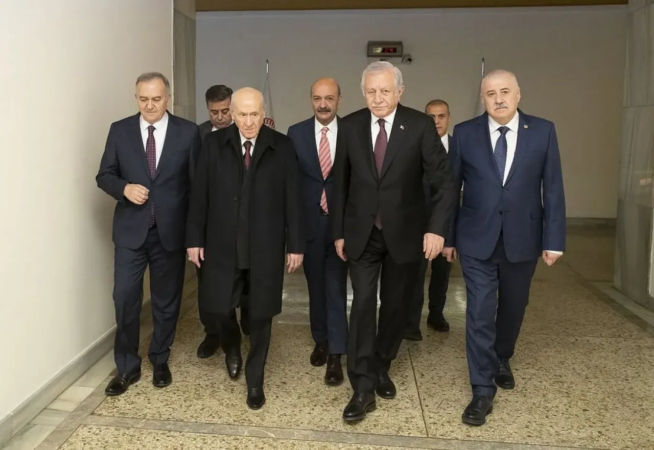 Sermet Atay, Devlet Bahçeli'nin TBMM'ye Gelişini Duyurdu Sermet Atay, Devlet Bahçeli'nin TBMM'ye Gelişini Duyurdu