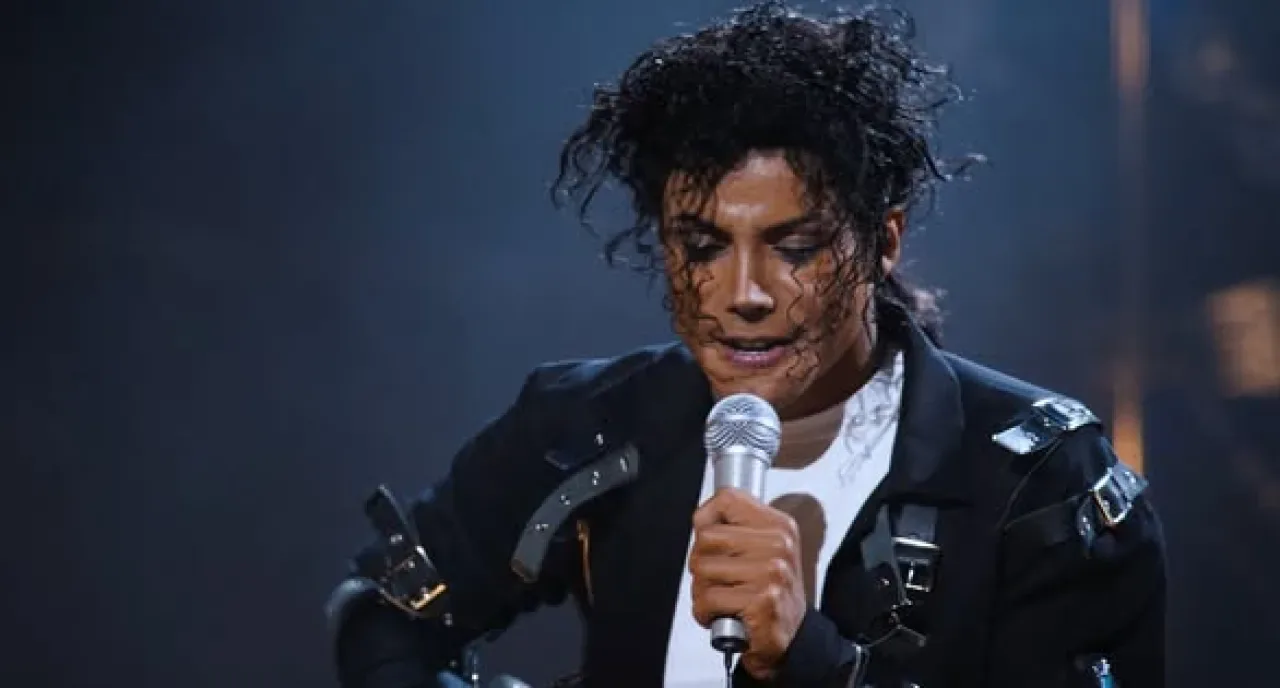 Michael Jackson'ın Hayatı Sinema Filmiyle Taçlanıyor: 2026'da Sinemalarda Michael Jackson'ın Hayatı Sinema Filmiyle Taçlanıyor: 2026'da Sinemalarda