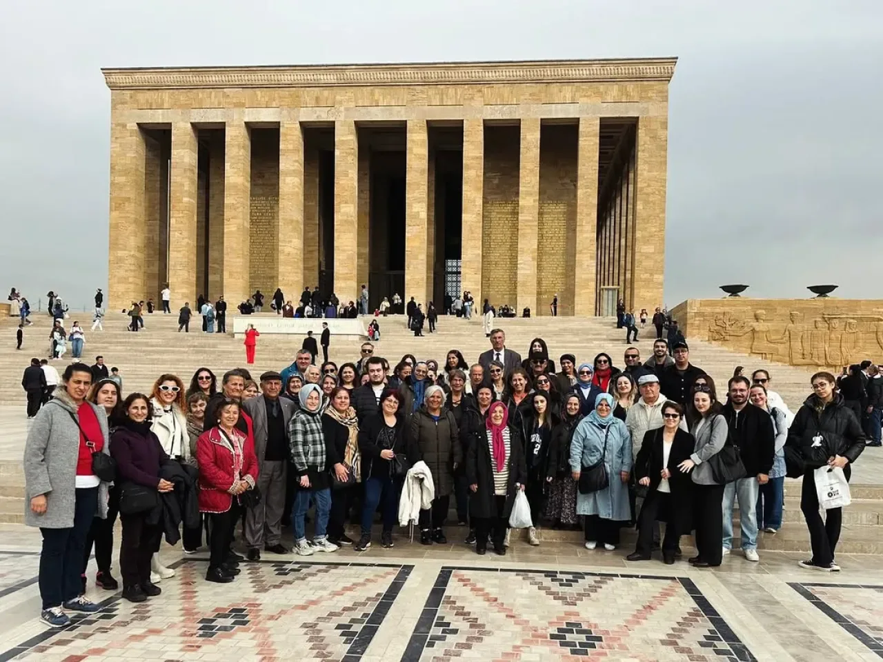 Maltepe'den Anıtkabir'e Ziyaret: Atatürk'ü Anma Töreni Maltepe'den Anıtkabir'e Ziyaret: Atatürk'ü Anma Töreni