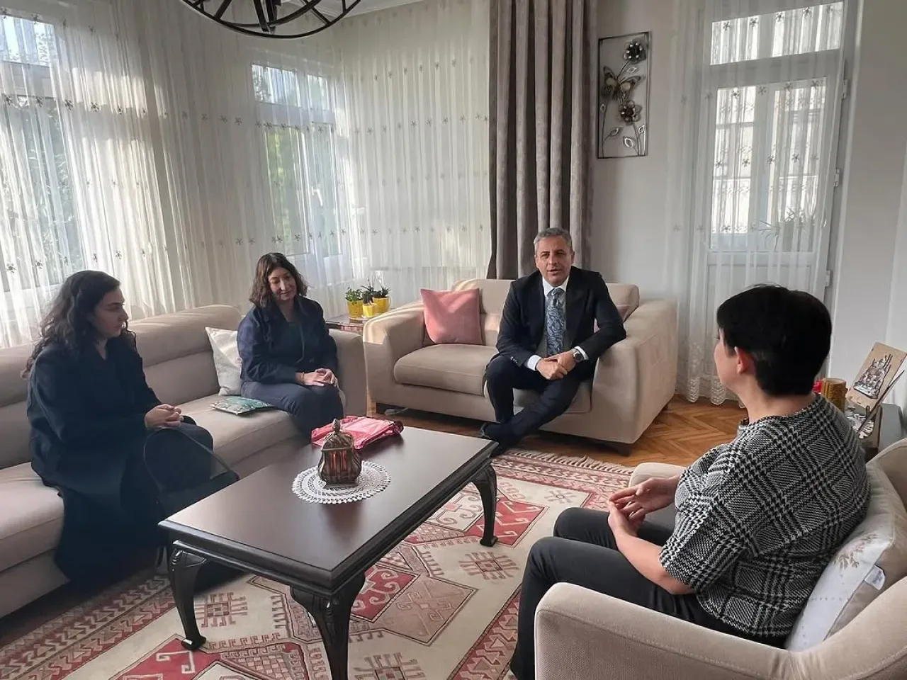 Kadıköy Kaymakamı Muhittin Pamuk, Koruyucu Aileleri Ziyaret Etti Kadıköy Kaymakamı Muhittin Pamuk, Koruyucu Aileleri Ziyaret Etti