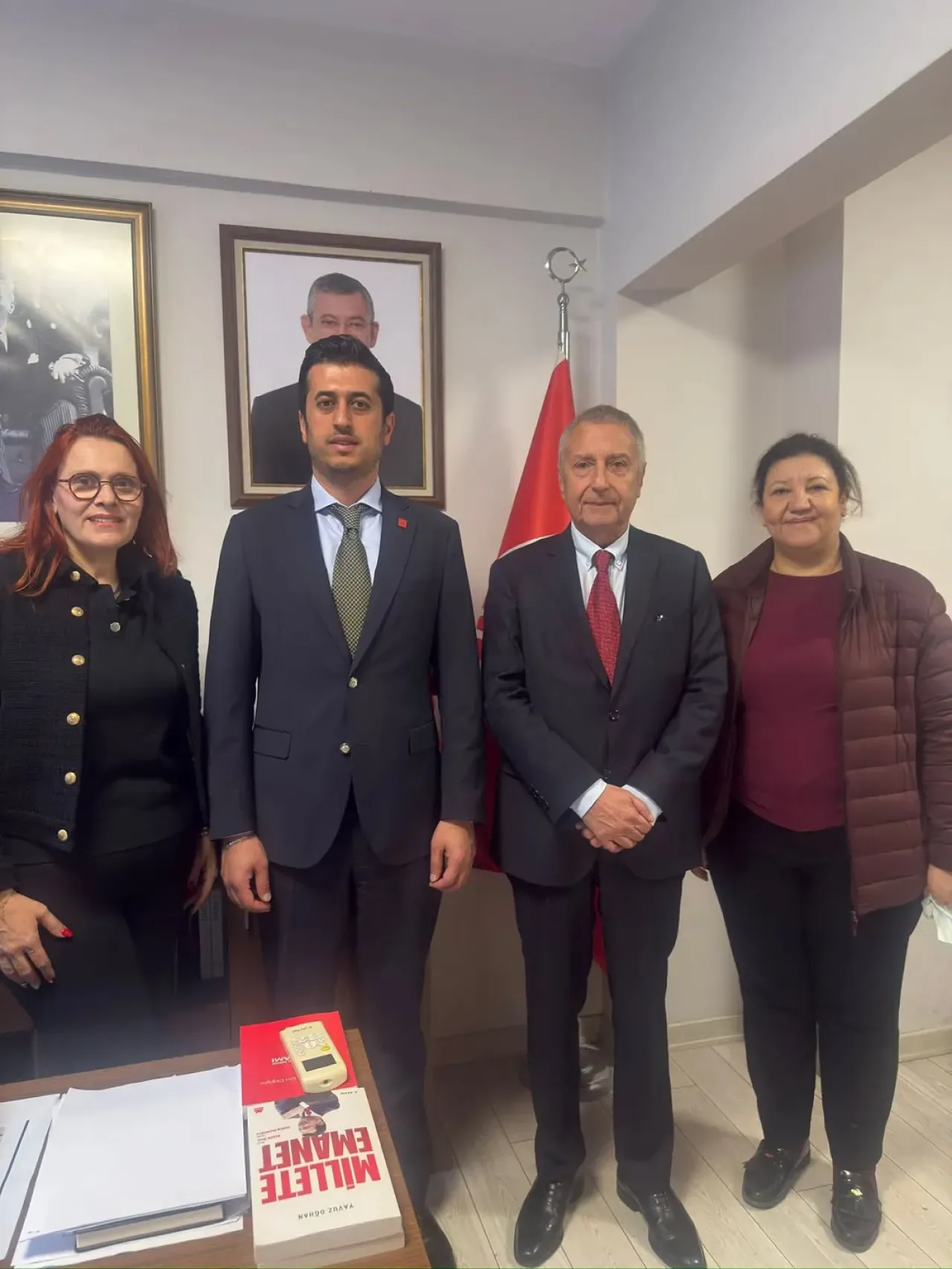 CHP Kadıköy İlçe Başkanı Caner Sarıtaş, Kent Konseyi ile Görüştü CHP Kadıköy İlçe Başkanı Caner Sarıtaş, Kent Konseyi ile Görüştü