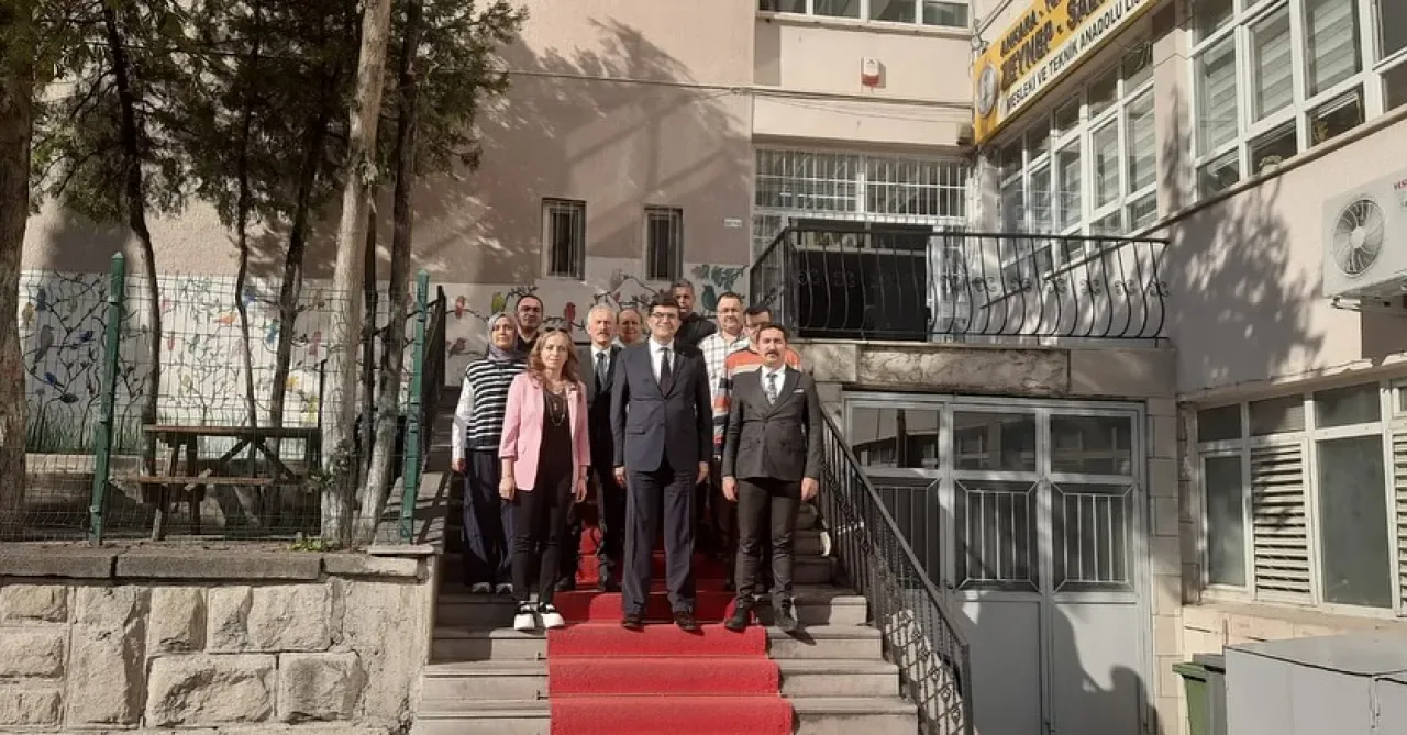 Yenimahalle İlçe Milli Eğitim Müdürü Zeynep Salih Alp MTAL'de İncelemelerde Bulundu Yenimahalle İlçe Milli Eğitim Müdürü Zeynep Salih Alp MTAL'de İncelemelerde Bulundu