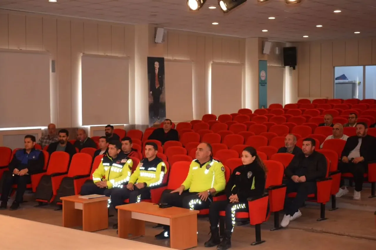 Akyurt'ta Taşımalı Eğitim Görevlilerine Kapsamlı Seminer Akyurt'ta Taşımalı Eğitim Görevlilerine Kapsamlı Seminer
