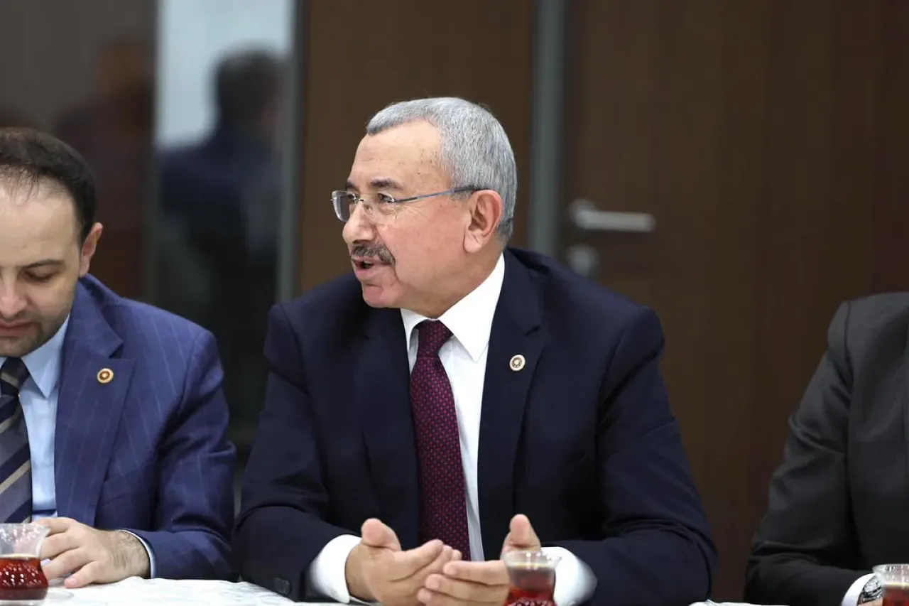AK Parti Grup Başkanı Abdullah Güler ve Milletvekilleri İstişare Toplantısı Gerçekleştirdi AK Parti Grup Başkanı Abdullah Güler ve Milletvekilleri İstişare Toplantısı Gerçekleştirdi