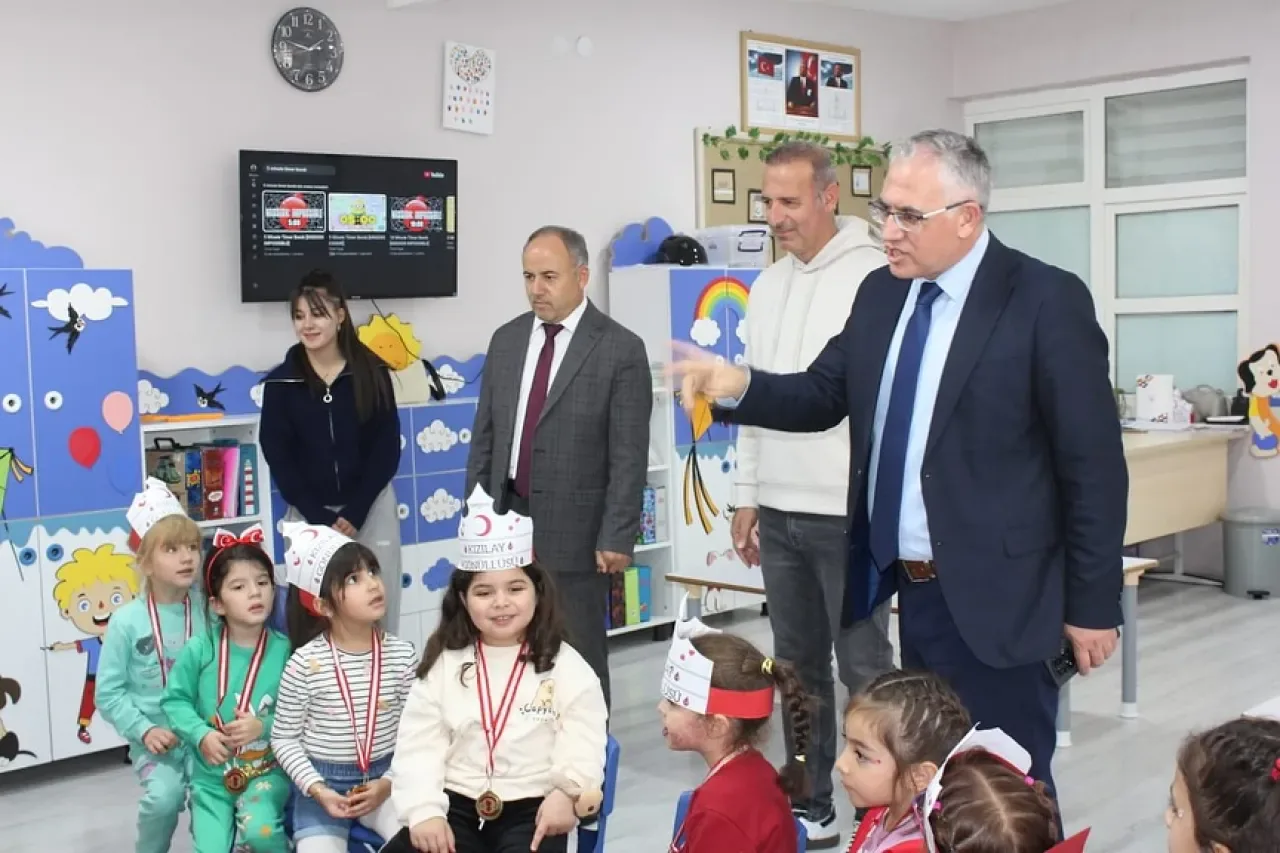 Çubuk'ta Celal Tarıman Anaokulu'nda Kan Bağışı ve Eğitim Ziyareti Çubuk'ta Celal Tarıman Anaokulu'nda Kan Bağışı ve Eğitim Ziyareti