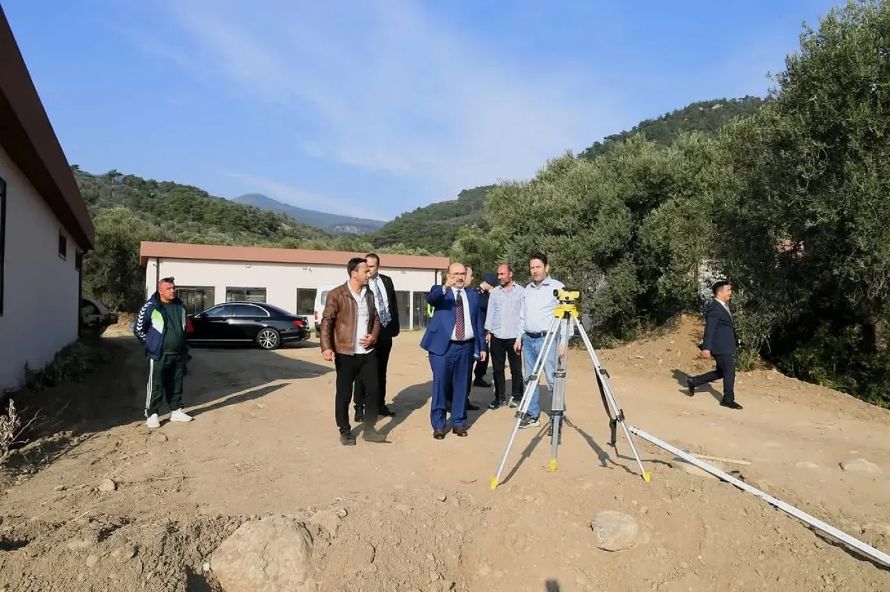 Altınoluk'taki Antandros Antik Kenti'ne Ziyaretçi Karşılama Merkezi Altınoluk'taki Antandros Antik Kenti'ne Ziyaretçi Karşılama Merkezi