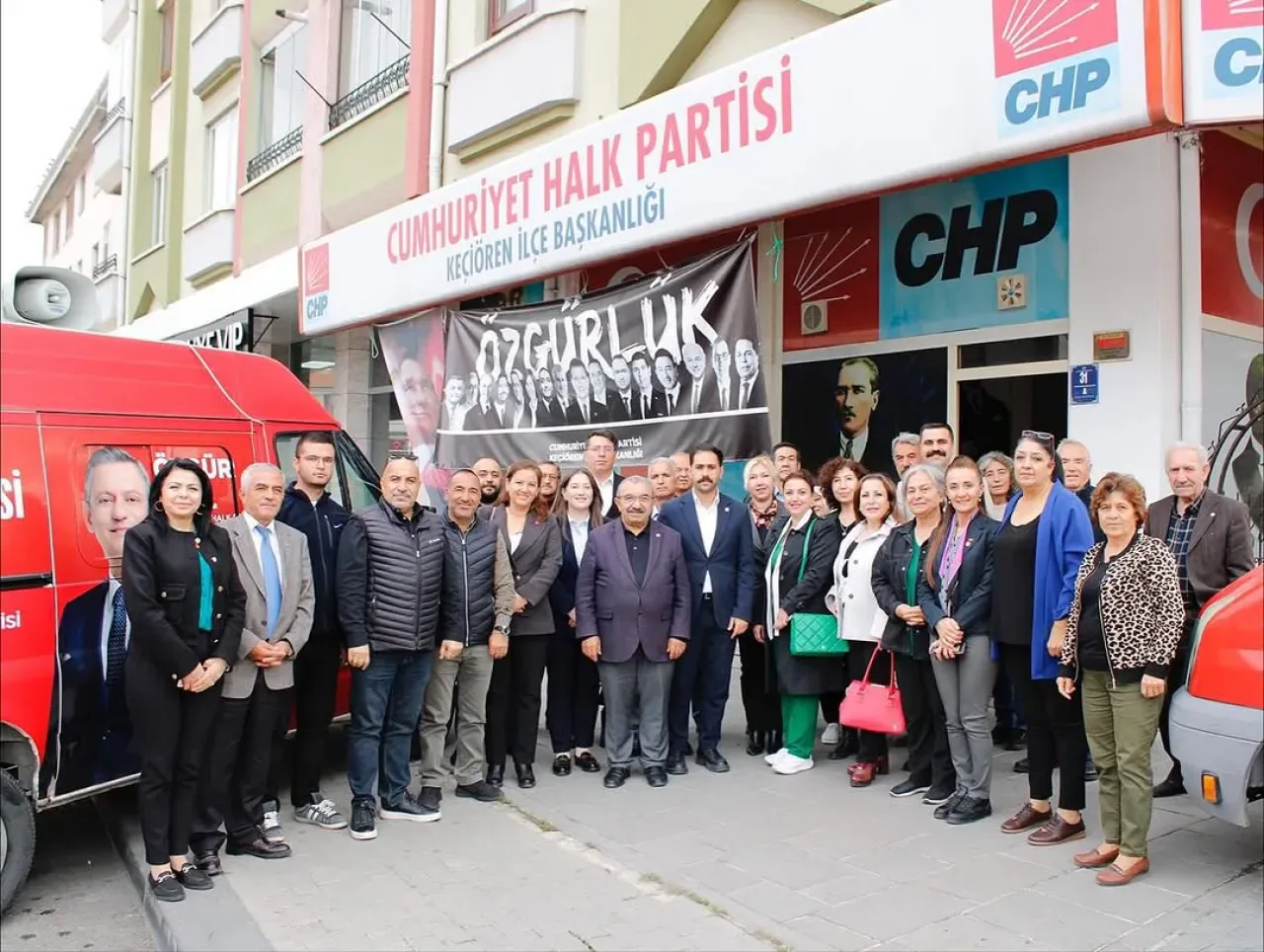 CHP Çubuk İlçe Başkanlığı, Keçiören'deki Yeni Yönetimi Ziyaret Etti CHP Çubuk İlçe Başkanlığı, Keçiören'deki Yeni Yönetimi Ziyaret Etti