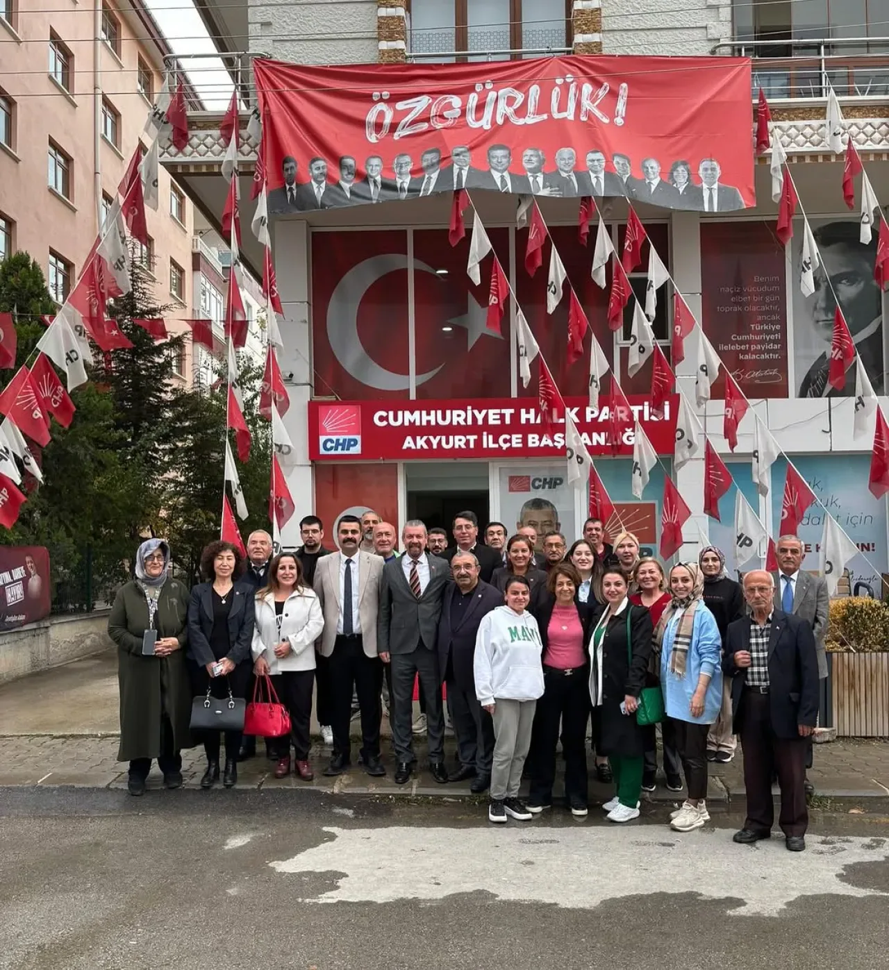 CHP'de Ziyaret: Çubuk İlçe Başkanlığı'ndan Akyurt'a Yeni Yönetim Tebriği CHP'de Ziyaret: Çubuk İlçe Başkanlığı'ndan Akyurt'a Yeni Yönetim Tebriği