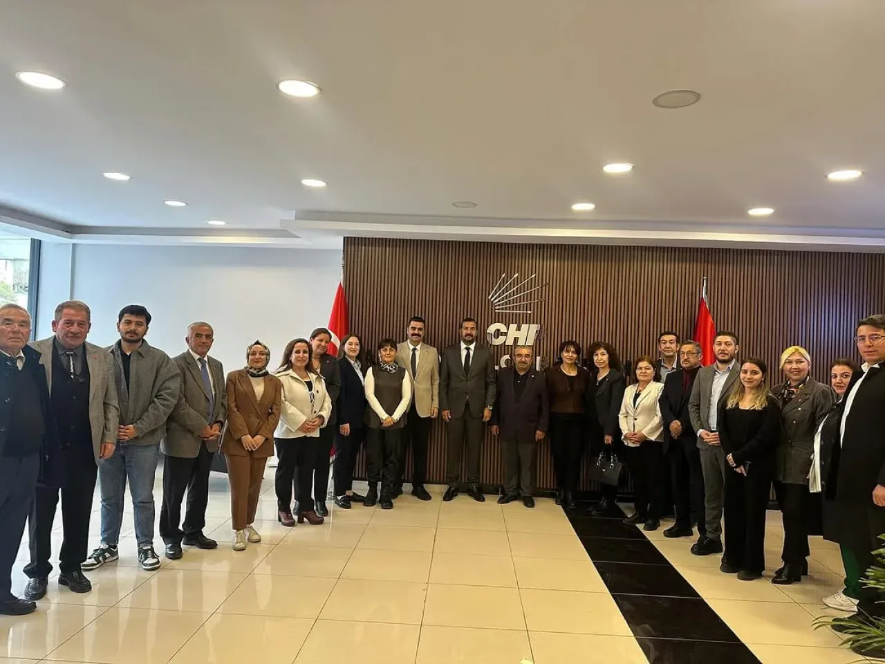 CHP Çubuk İlçe Başkanlığı, Altındağ'da Yeni Yönetimi Tebrik Etti CHP Çubuk İlçe Başkanlığı, Altındağ'da Yeni Yönetimi Tebrik Etti