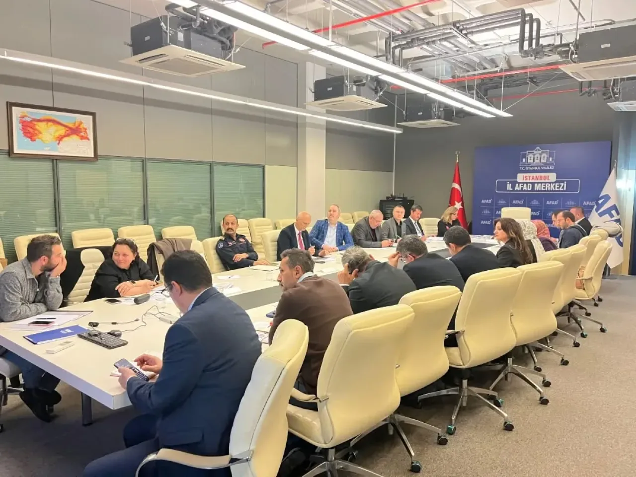 Sultangazi'de İl Afet Risk Azaltma Planı Toplantısı Gerçekleştirildi Sultangazi'de İl Afet Risk Azaltma Planı Toplantısı Gerçekleştirildi