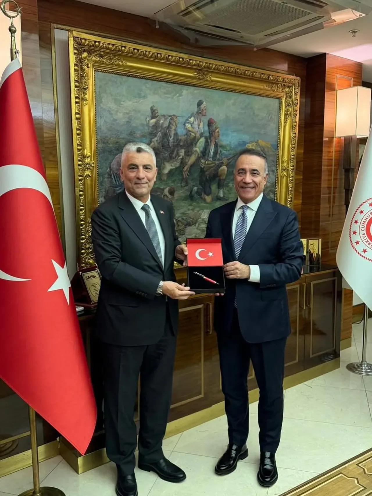 Sultangazi Belediye Başkanı Dursun, Ticaret Bakanı Bolat ile Görüştü Sultangazi Belediye Başkanı Dursun, Ticaret Bakanı Bolat ile Görüştü