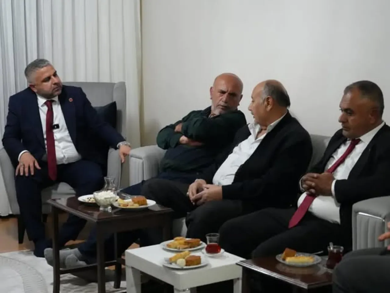 MHP Keçiören'de Halkla Buluşma: Dinlemeye ve Sorunları Paylaşmaya Devam MHP Keçiören'de Halkla Buluşma: Dinlemeye ve Sorunları Paylaşmaya Devam