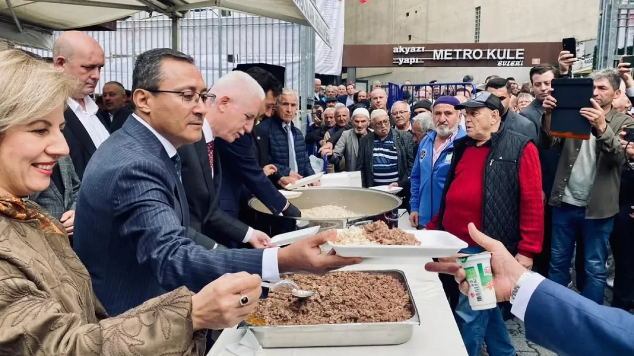 Bağcılar'da 102 Yıllık Pilav Geleneği Coşkuyla Kutlandı Bağcılar'da 102 Yıllık Pilav Geleneği Coşkuyla Kutlandı