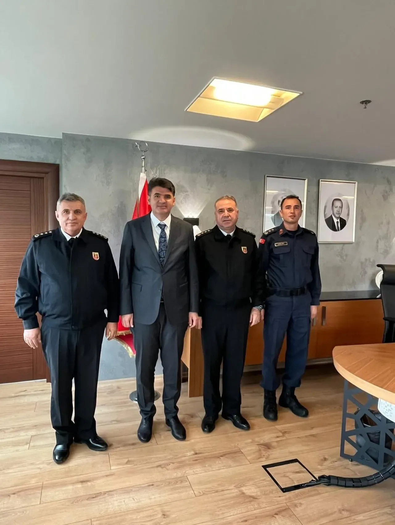 Jandarma Komutan Yardımcıları Sarıyer Kaymakamı'nı Ziyaret Etti Jandarma Komutan Yardımcıları Sarıyer Kaymakamı'nı Ziyaret Etti