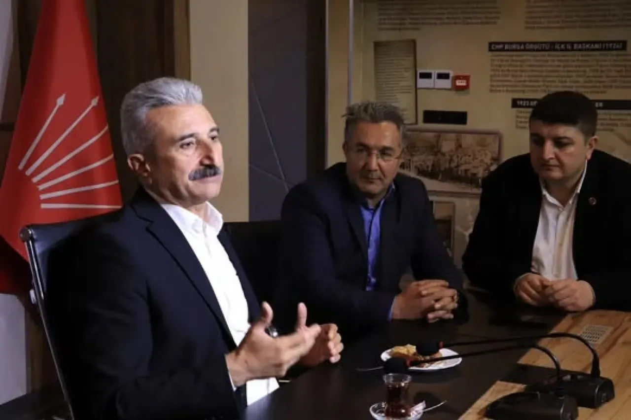 CHP Bursa İl Başkanlığı'na Hayırlı Olsun Ziyareti CHP Bursa İl Başkanlığı'na Hayırlı Olsun Ziyareti