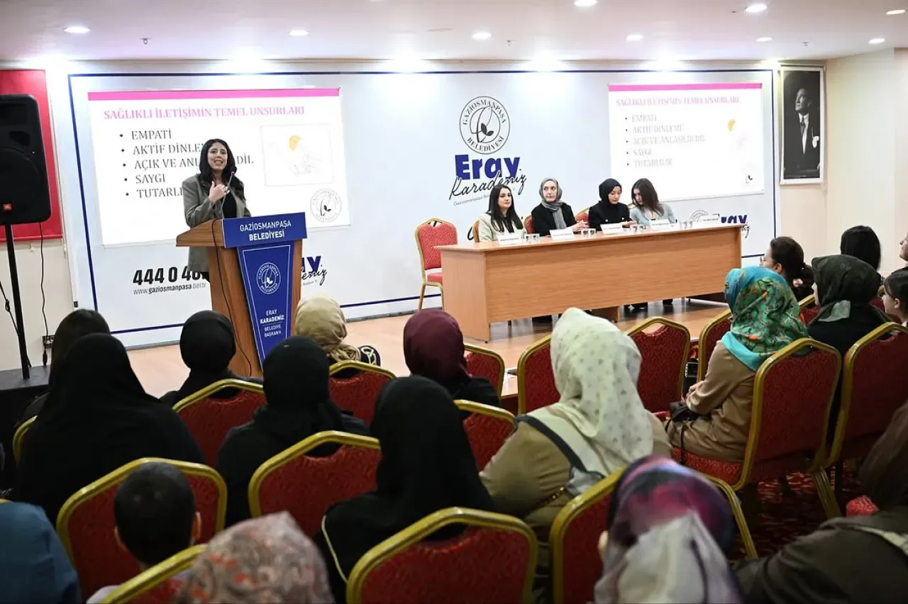 Gaziosmanpaşa'da Aile İçi İletişim Semineri Düzenlendi Gaziosmanpaşa'da Aile İçi İletişim Semineri Düzenlendi