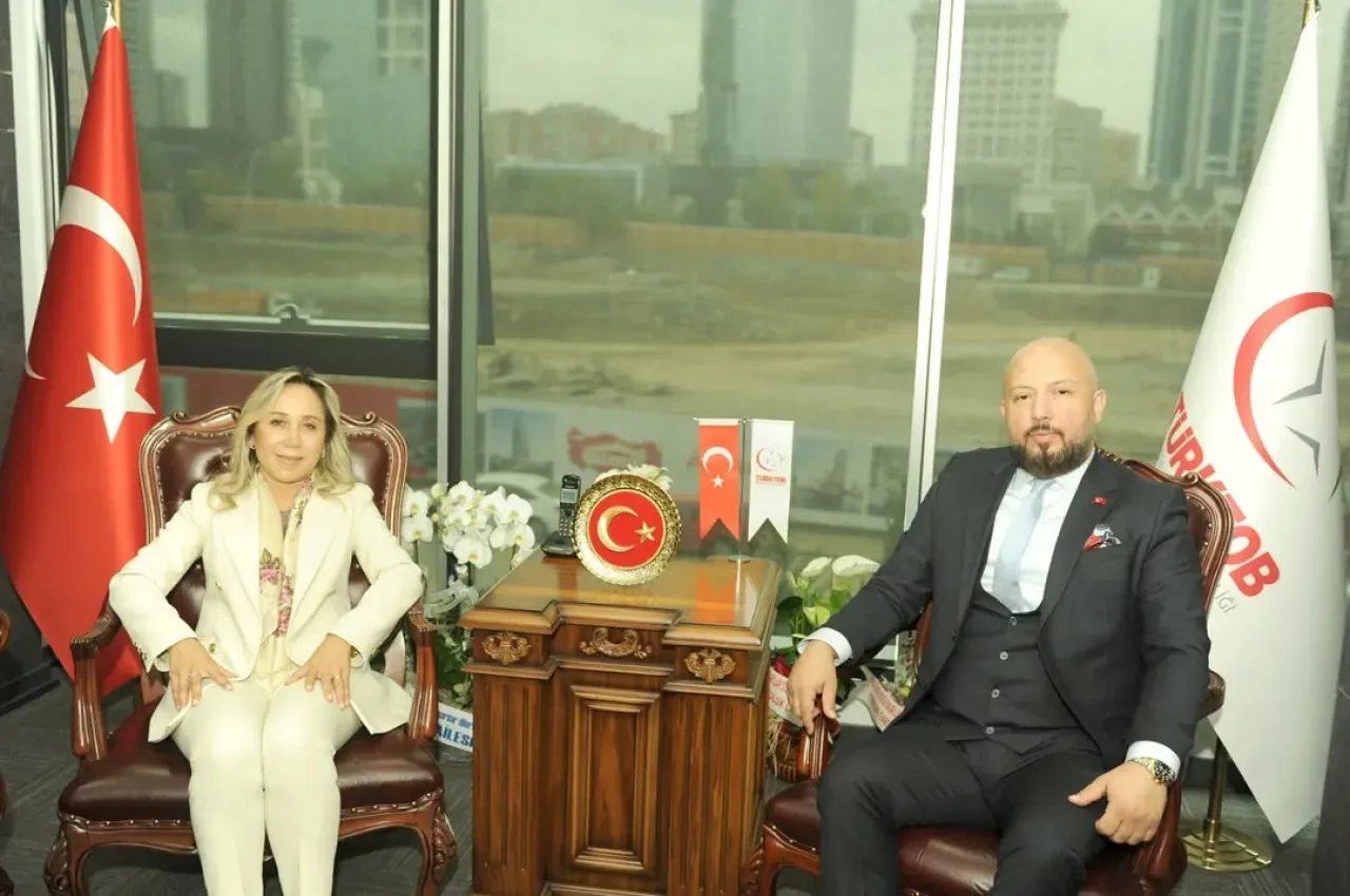 TÜRKTOB'un Yeni Başkanı Kayhan Yıldırım'a TBMM'de Kutlama Ziyareti TÜRKTOB'un Yeni Başkanı Kayhan Yıldırım'a TBMM'de Kutlama Ziyareti